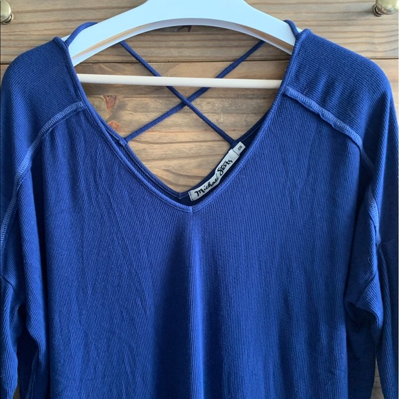 Michael Stars Blue Cross-Back Long-Sleeve Tee OS/M - Picture 2 of 8